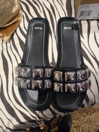 Sandalias Mango Piel Tachuelas Negras Talla 37