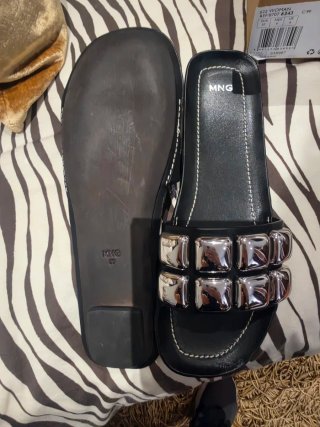 Sandalias Mango Piel Tachuelas Negras Talla 37