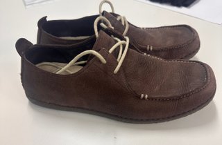 Zapatos Camper unisex marrones