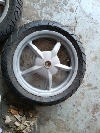 Rueda Scooter 120/70R14 M/C 55H llanta nueva