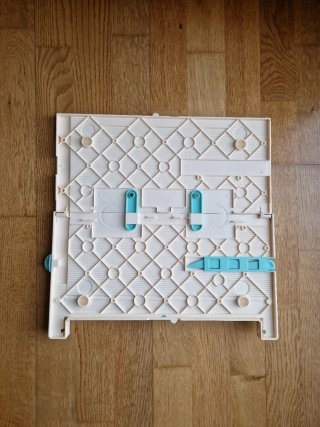 Cizalla y tabla para marcar papel