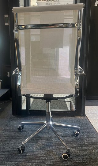 Poltrona da ufficio con schienale alto bianco