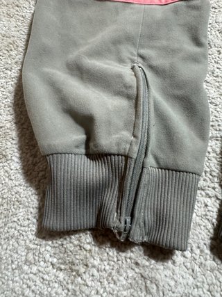 Pantalones Adidas Verde Oliva y Rosa
