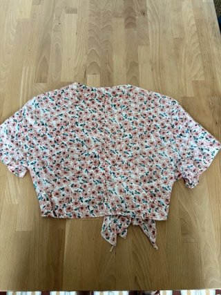 Top floral rosa Shein talla M