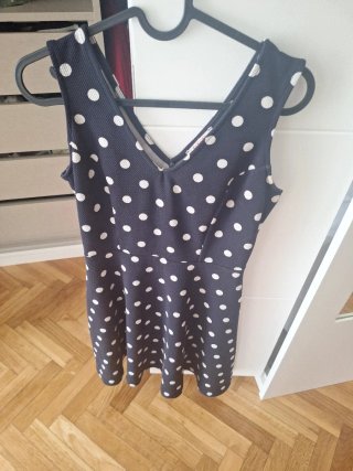 Vestido de lunares negro y blanco