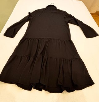 Vestido negro largo con volantes