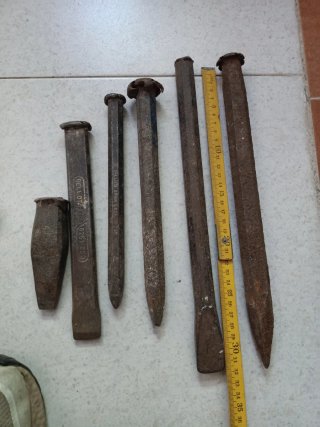 Herramientas de albañilería: cubos y paleta