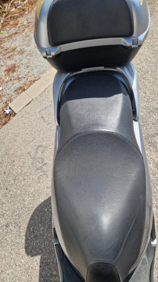Honda Scoopy SH 300 gris