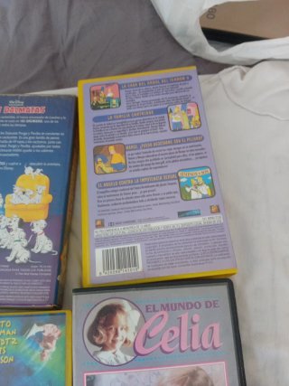 Lote 4 Cintas VHS: Disney, Simpsons, Matilda, Celi