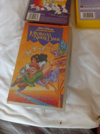 Lote 4 Cintas VHS: Disney, Simpsons, Matilda, Celi