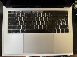 MacBook Pro 13” 2019 256GB Touch Bar –para reparar