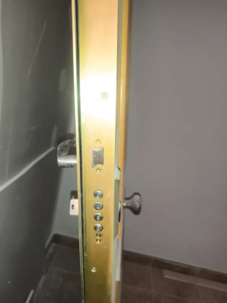 Puerta blindada madera