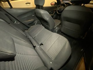 Peugeot 2008 averiado automatico Hibrido ECO