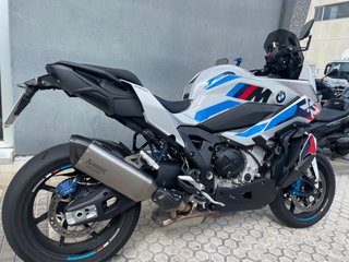 dasMoto vende BMW M1000XR con 3500 km (2025)