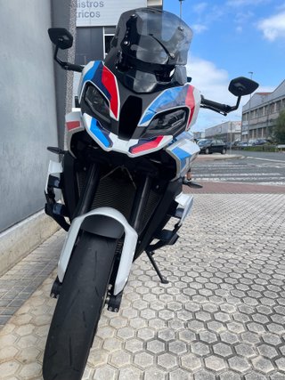 dasMoto vende BMW M1000XR con 3500 km (2025)