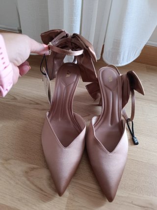 Zapatos tacón lazo satén Zara talla 38