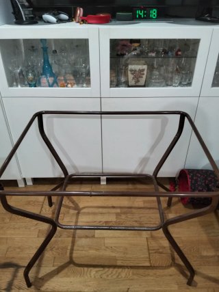 Mesa de camilla ovalada de madera