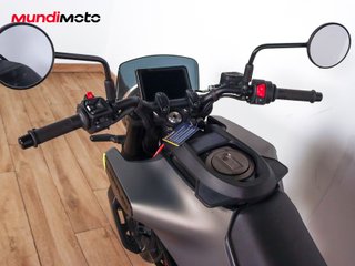 HUSQVARNA SVARTPILEN 125 ABS