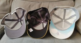 3 Gorras Brillantes: Golden, Smart y Legend