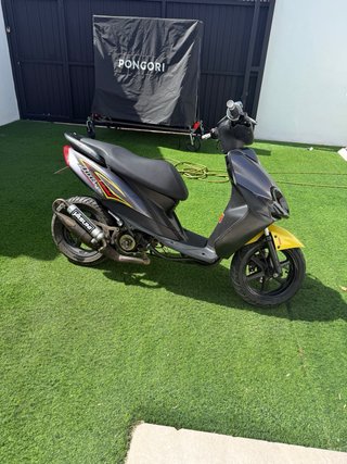 Yamaha Jog RR Scooter Gris y Amarillo