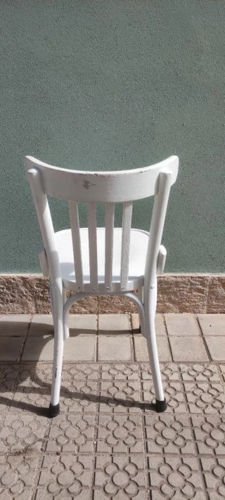 Silla estilo bistro madera pintada blanca. 7 Uds.