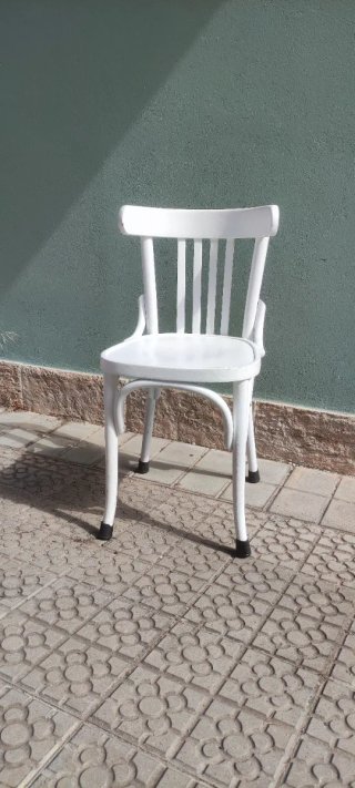 Silla estilo bistro madera pintada blanca. 7 Uds.
