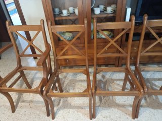 Juego de 4 Sillas de Comedor de Madera y 2 sillone