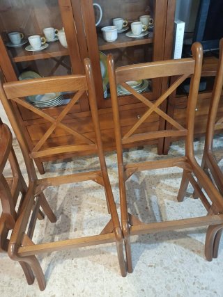Juego de 4 Sillas de Comedor de Madera y 2 sillone