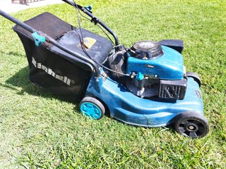 Cortacésped Einhell azul