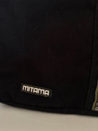 Zaino Mitama nero con dettagli gialli