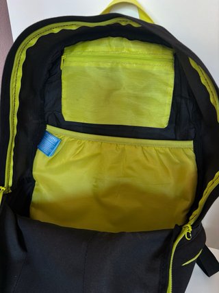 Zaino Mitama nero con dettagli gialli