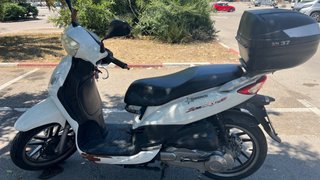 Moto Scooter SYM 125cc Blanca