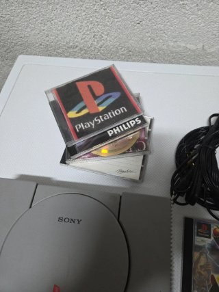 Consola PlayStation 1 + funda + juegos
