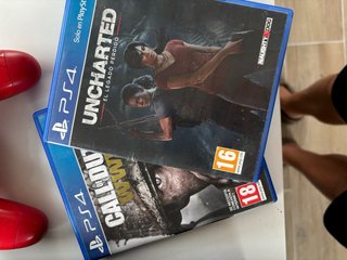 PS4 Slim 500GB + Mando Rojo + 2 Juegos