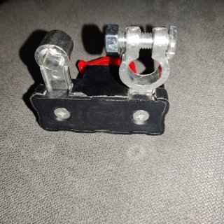 CORTACORRIENTE AJUST. BATERÍA COCHE, MOTO 12-24V