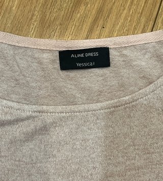 Vestido rosa claro manga acampanada