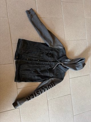 Chaqueta Hollister Negra con Capucha