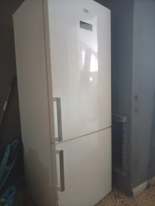 Nevera Beko blanca