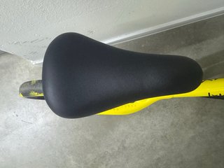 Bicicleta de equilibrio Womy amarilla