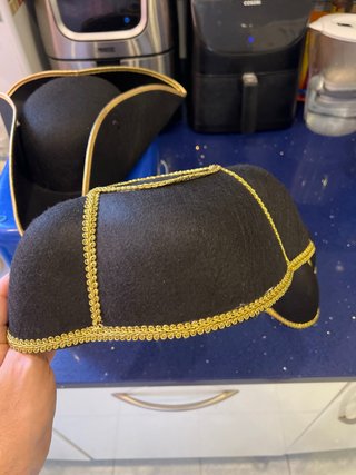 Sombrero Torero Disfraz Negro y Dorado. 2x5€