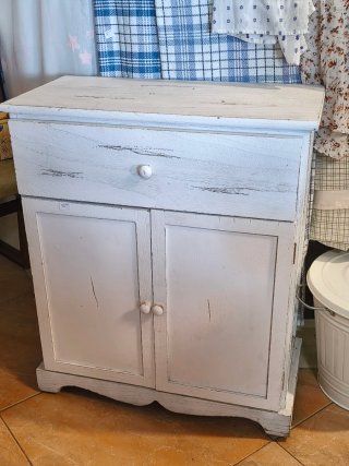 Mueble blanco madera decapado