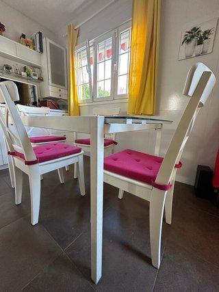Mesa Comedor Extensible IKEA Cristal + 4 Sillas