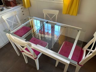 Mesa Comedor Extensible IKEA Cristal + 4 Sillas