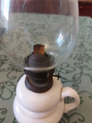 Lampada a petrolio vintage ceramica