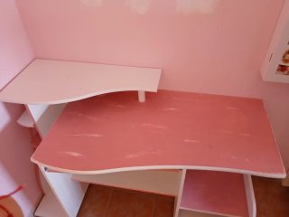 Escritorio juvenil rosa y blanco