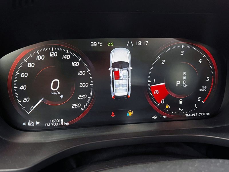 Volvo XC60 2020, foto 17