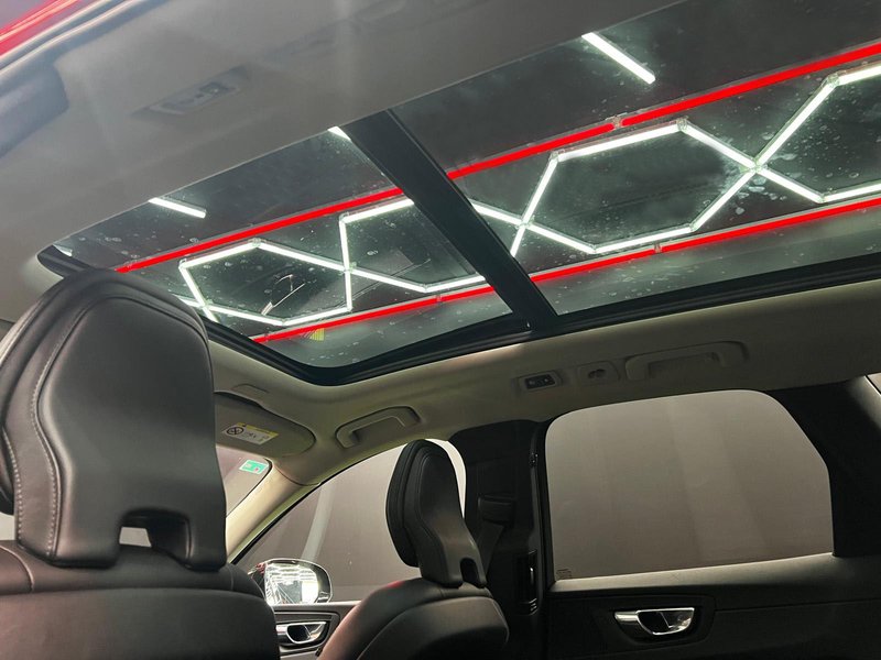 Volvo XC60 2020, foto 23
