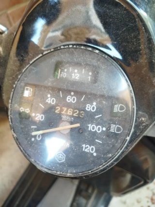 Vespa 200 negra - Moto Scooter