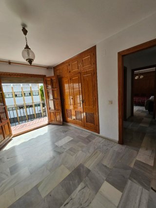 Casa adosada en Estepona con jardín privado
