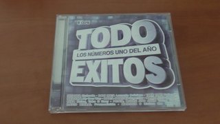 CD Doble Todo Éxitos Los Números Uno del Año